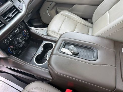 Used 2021 Chevrolet Tahoe LT w/ LT Signature Plus Package AWD/4WD image 26