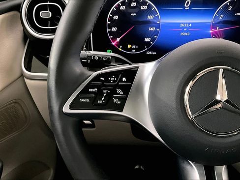 Used 2024 Mercedes-Benz GLC 300 4MATIC image 24