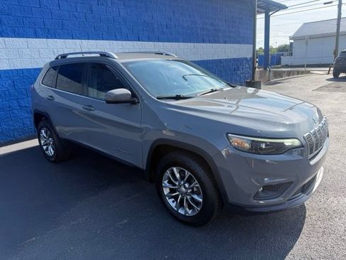 Used 2020 Jeep Cherokee Latitude Plus w/ Cold Weather Group AWD/4WD image 3