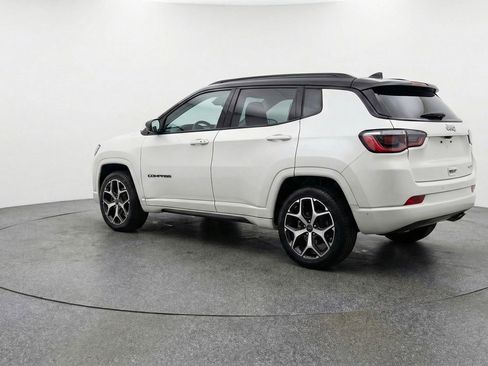 Used 2025 Jeep Compass Limited AWD/4WD image 6