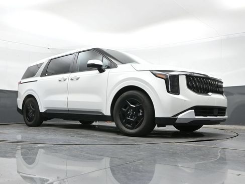 Used 2026 Kia Carnival FWD image 42
