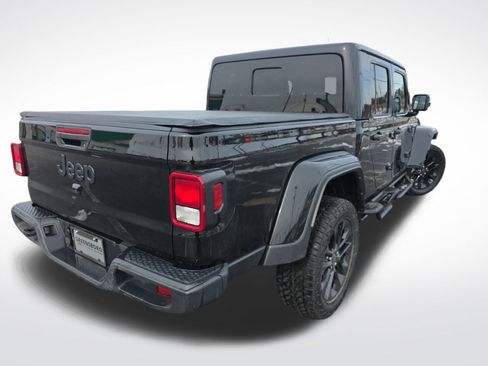 Used 2025 Jeep Gladiator Nighthawk image 9