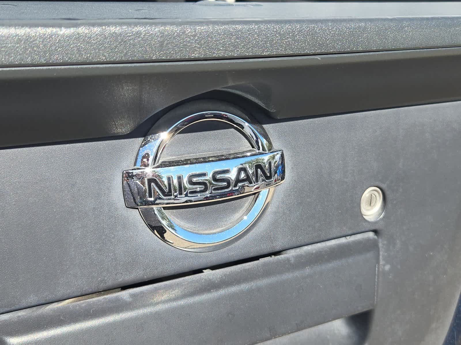 Used 2014 Nissan Frontier PRO-4X AWD/4WD image 12