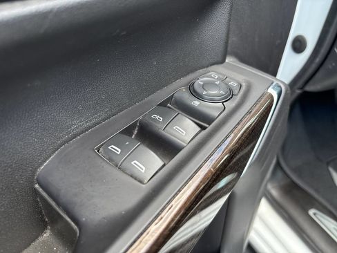 Used 2021 Chevrolet Silverado 1500 LT AWD/4WD image 15