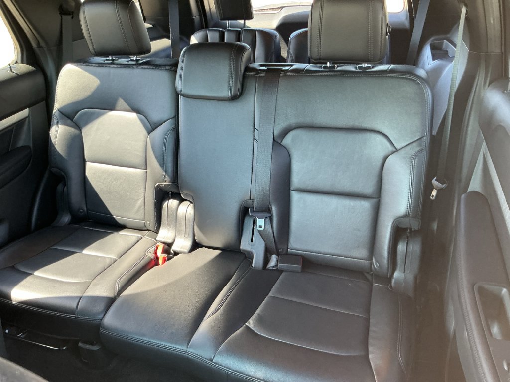 Used 2017 Ford Explorer XLT w/ Equipment Group 202A FWD image 32