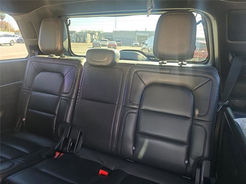 Used 2020 Lincoln Navigator Reserve w/ Luxury Package image 11