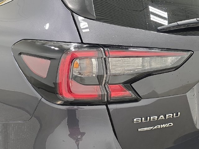 Used 2023 Subaru Outback Premium AWD/4WD image 31