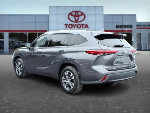 Certified 2022 Toyota Highlander XLE image 7