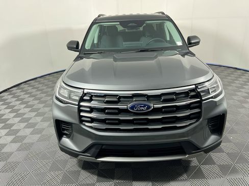 Used 2025 Ford Explorer Active image 8