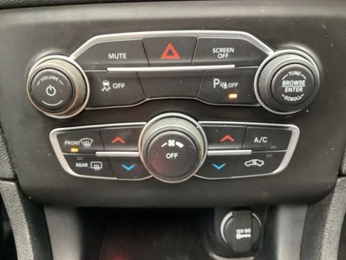 Used 2022 Dodge Charger SXT w/ Leather Interior Group image 21