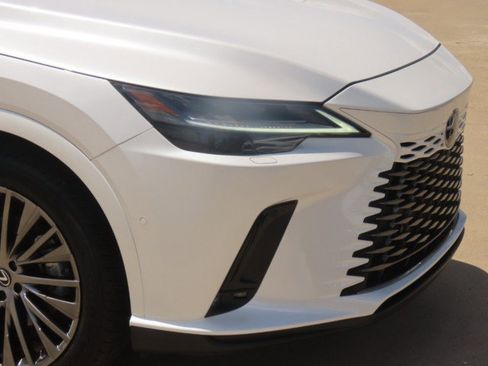 Used 2024 Lexus RX 350 FWD w/ Convenience Package image 5