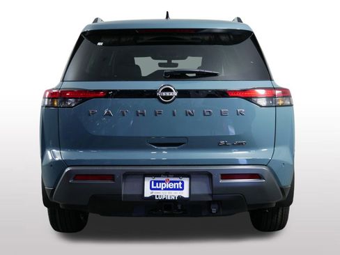 New 2026 Nissan Pathfinder SL w/ SL Premium Package AWD/4WD image 9