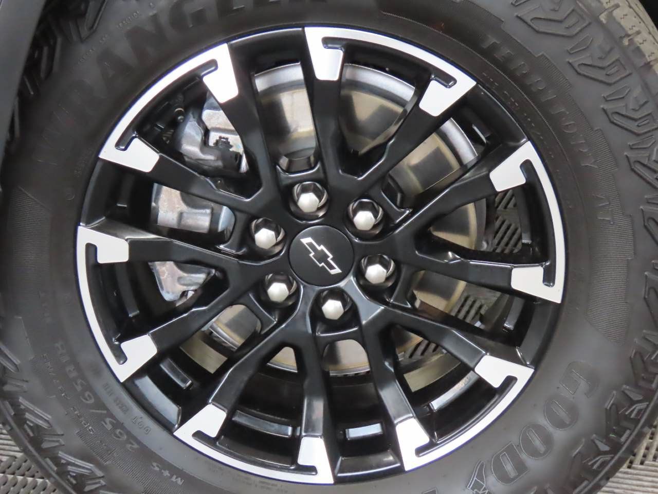 Used 2025 Chevrolet Traverse Z71 AWD/4WD image 7