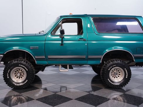 Used 1989 Ford Bronco XLT 4X4 image 2