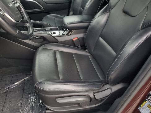 Used 2022 Kia Telluride LX AWD/4WD image 17