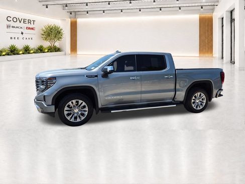 Used 2025 GMC Sierra 1500 Denali AWD/4WD image 5