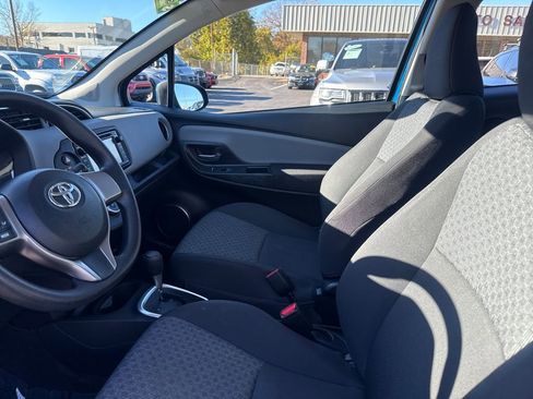 Used 2016 Toyota Yaris LE image 12