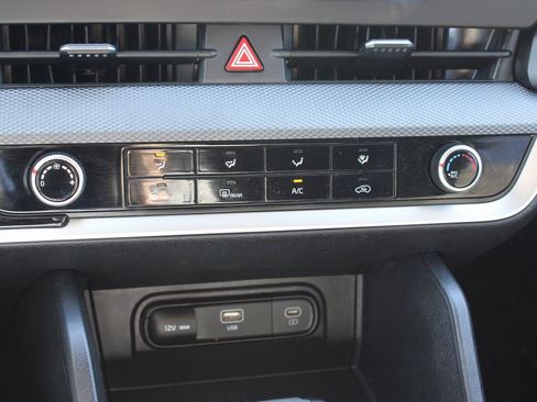 Used 2024 Kia Sportage LX FWD image 16