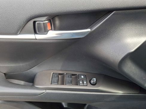 Used 2024 Toyota Camry SE image 13