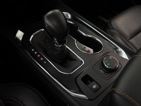 Used 2021 Chevrolet Traverse LT w/ LT Premium Package image 38