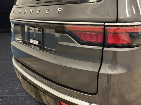 Used 2023 Jeep Wagoneer L 4WD w/ Premium Group I image 34