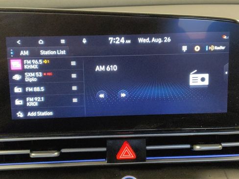 Used 2025 Hyundai Elantra Limited FWD image 25