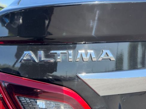 Certified 2018 Nissan Altima 2.5 SR w/ SR Special Edition FWD image 25