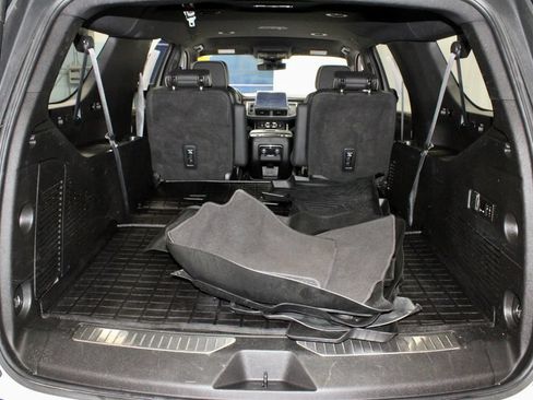 Used 2023 Chevrolet Suburban Premier AWD/4WD image 14