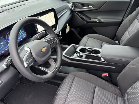 New 2026 Chevrolet Equinox LT image 9