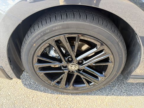 Used 2025 Toyota Camry SE FWD image 21