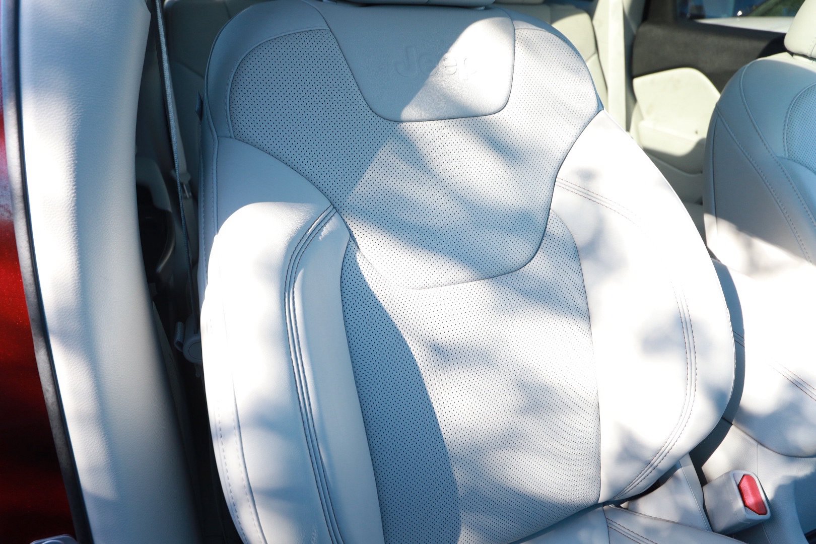 Used 2021 Jeep Cherokee Latitude Lux w/ Sun & Sound Group FWD image 28