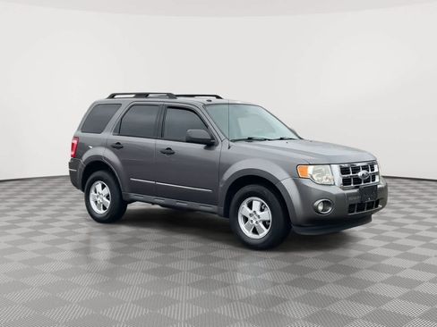 Used 2012 Ford Escape XLT image 2