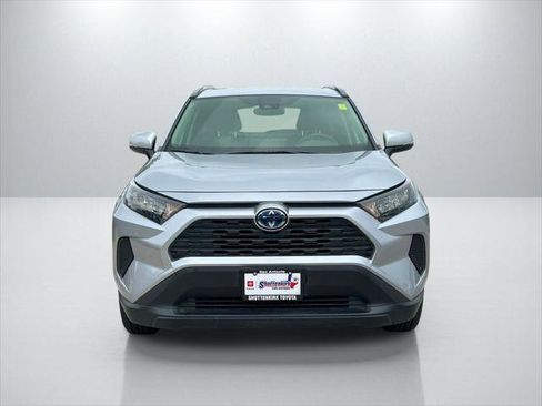 Certified 2022 Toyota RAV4 LE AWD/4WD image 2