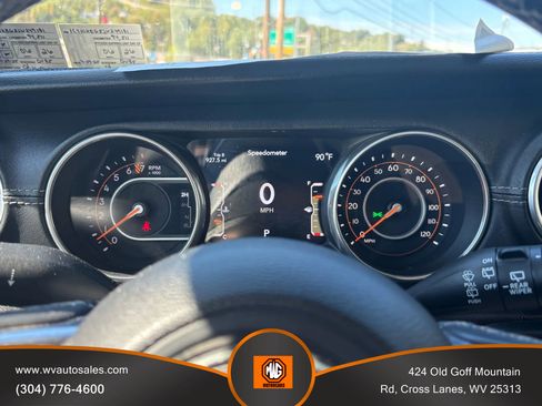 Used 2018 Jeep Wrangler Unlimited Sahara w/ Dual Top Group image 6