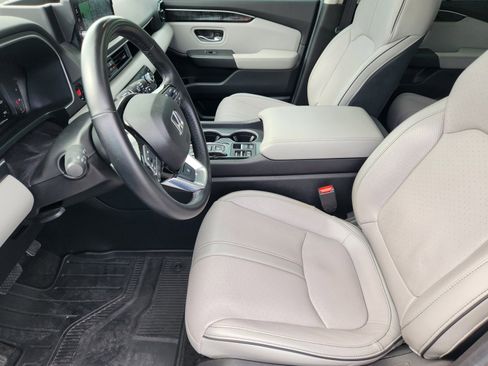 Used 2024 Honda Pilot Elite image 11