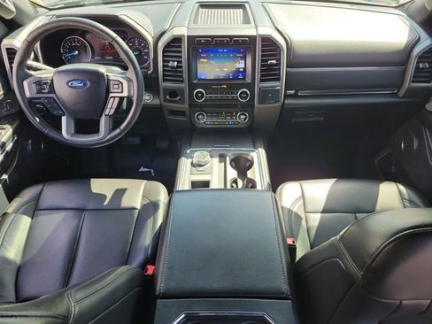 Used 2021 Ford Expedition XLT image 2