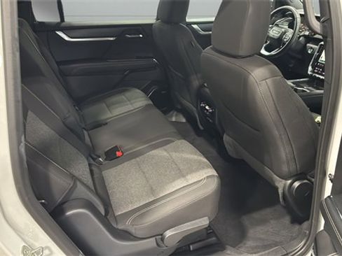 Used 2025 GMC Acadia Elevation image 30