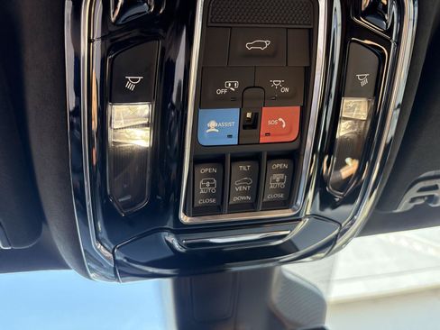 Used 2025 Jeep Grand Wagoneer L Series III w/ Rear Seat Video Group 1 AWD/4WD image 26