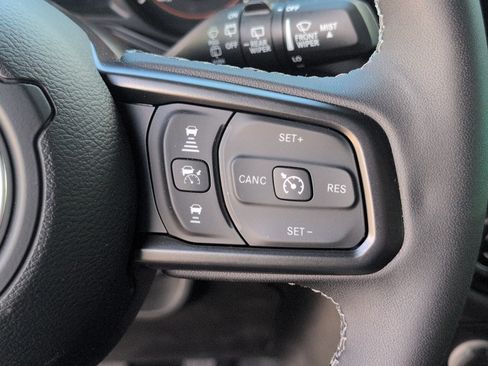 Used 2025 Jeep Wrangler Unlimited Rubicon AWD/4WD image 25