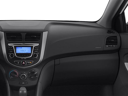 Used 2013 Hyundai Accent SE FWD image 19