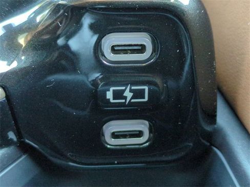 New 2025 Toyota Crown Signia image 21