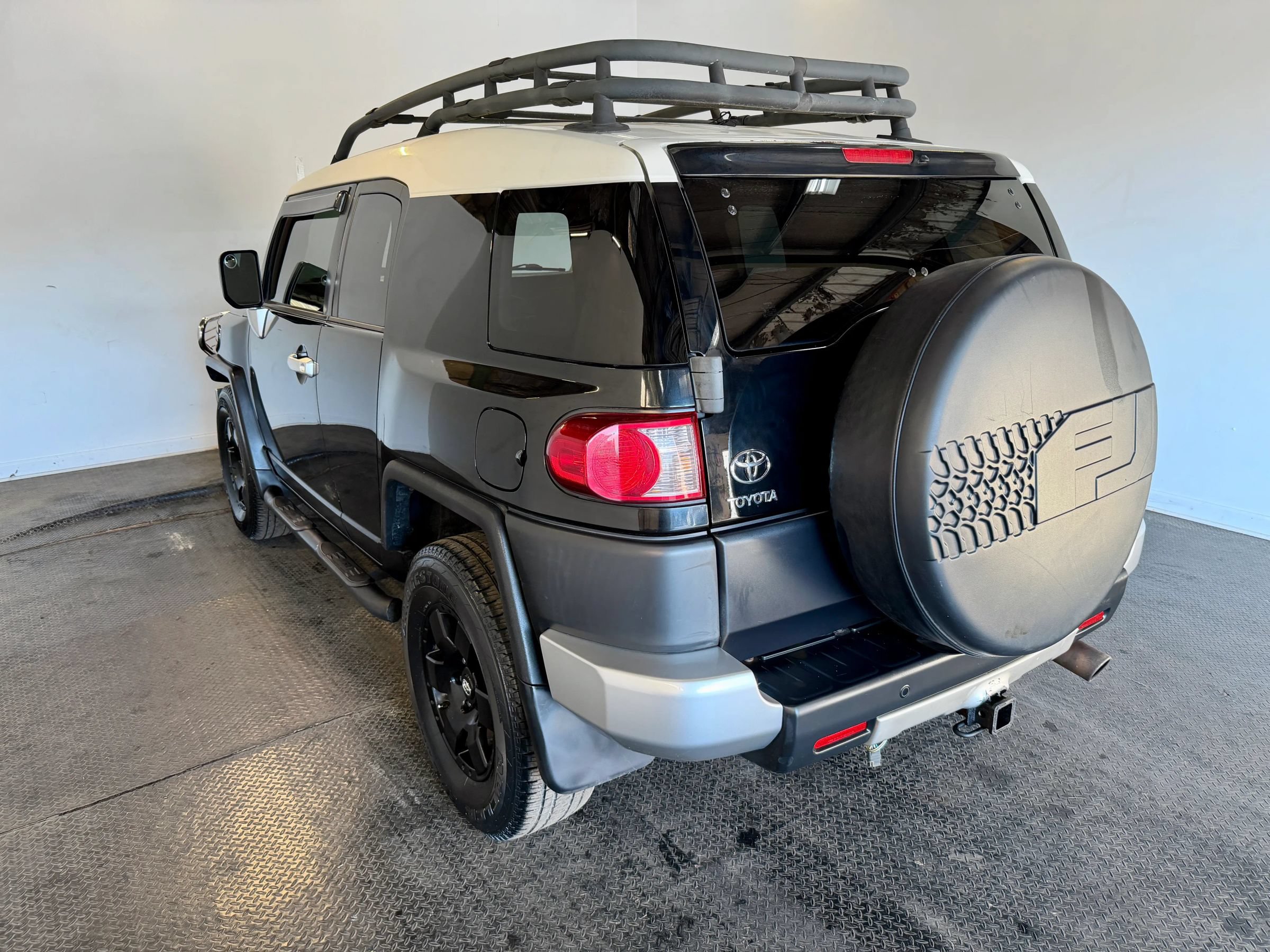 Used 2007 Toyota FJ Cruiser 4WD w/ Convenience Pkg image 2