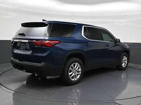 Used 2023 Chevrolet Traverse LS FWD image 5