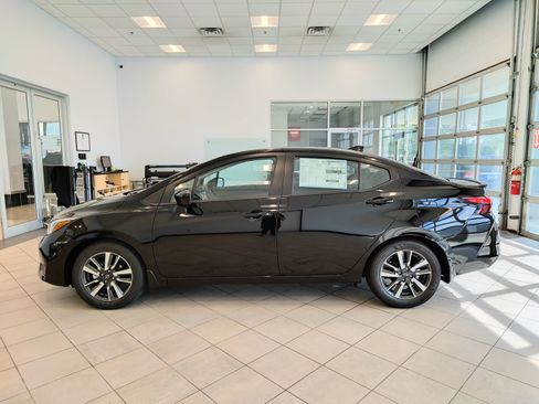 New 2025 Nissan Versa SV w/ Trunk Package FWD image 6