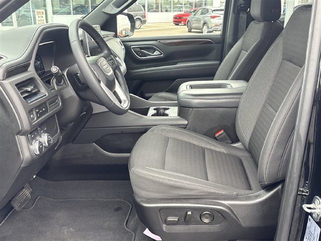 Used 2023 GMC Yukon SLE w/ Gmc Pro Safety Plus Package AWD/4WD image 19