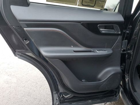 Used 2020 Jaguar F-PACE Prestige image 35