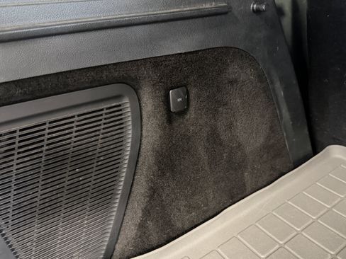 Used 2022 Lincoln Corsair FWD w/ Premium Package image 24