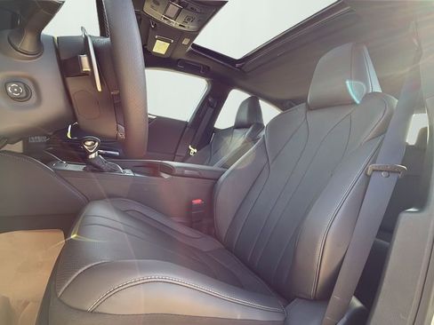 New 2025 Lexus ES 350 F Sport image 9