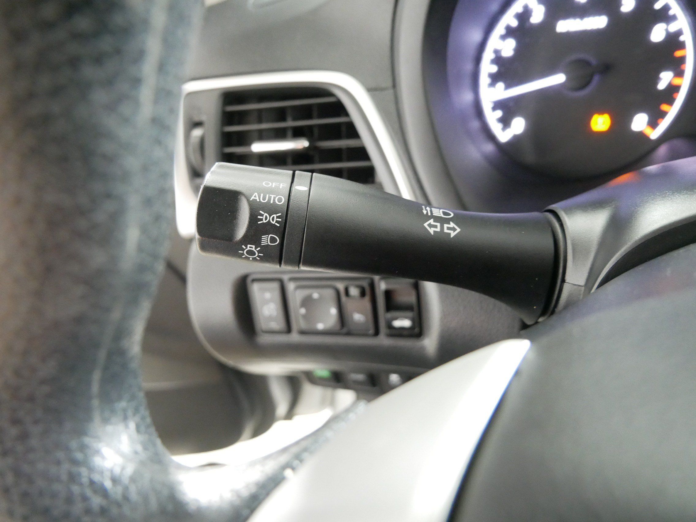 Used 2017 Nissan Sentra S FWD image 32