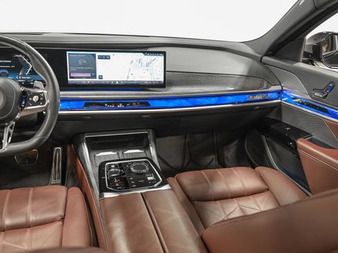 Used 2024 BMW 760i xDrive w/ Premium Package 2 AWD/4WD image 30